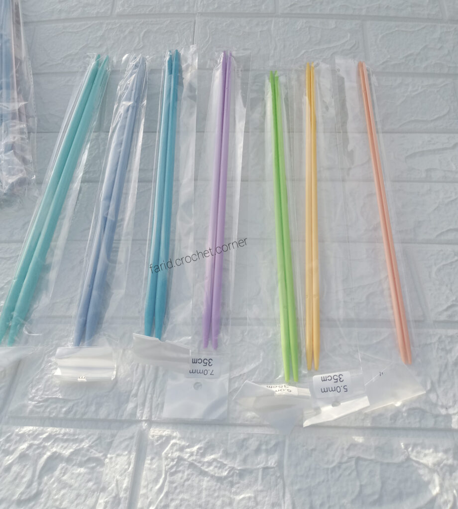 Plastic Knitting Needle Set